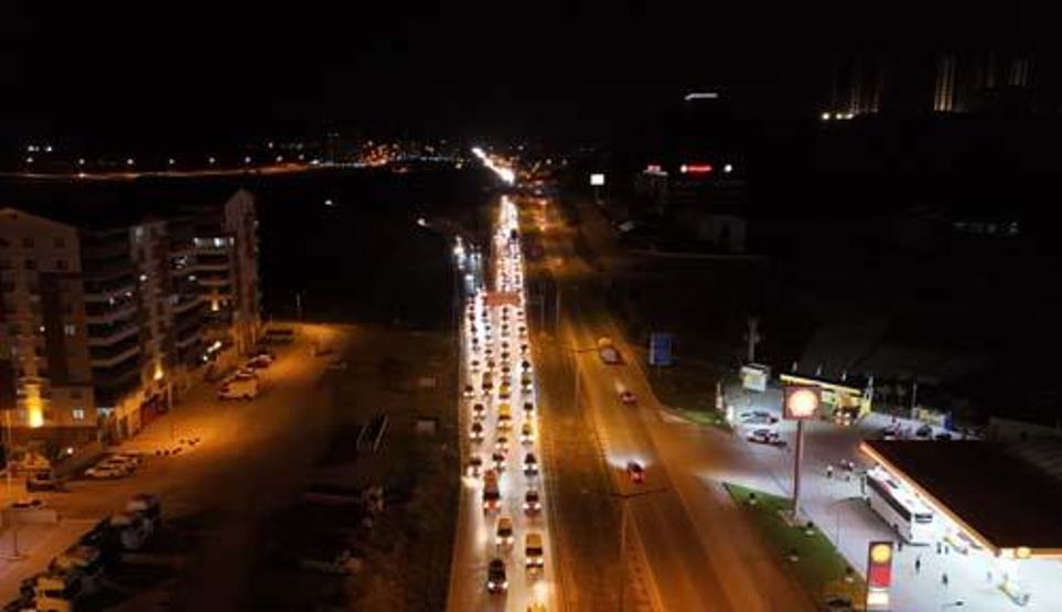 Dönüyorlar 43 ilin geçiş güzergahında trafik yoğunluğu