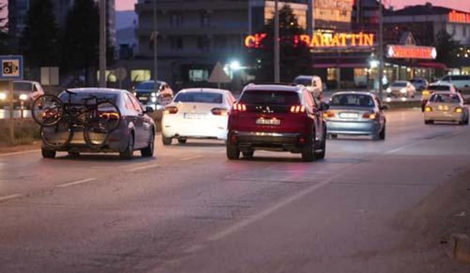Dönüyorlar 43 ilin geçiş güzergahında trafik yoğunluğu