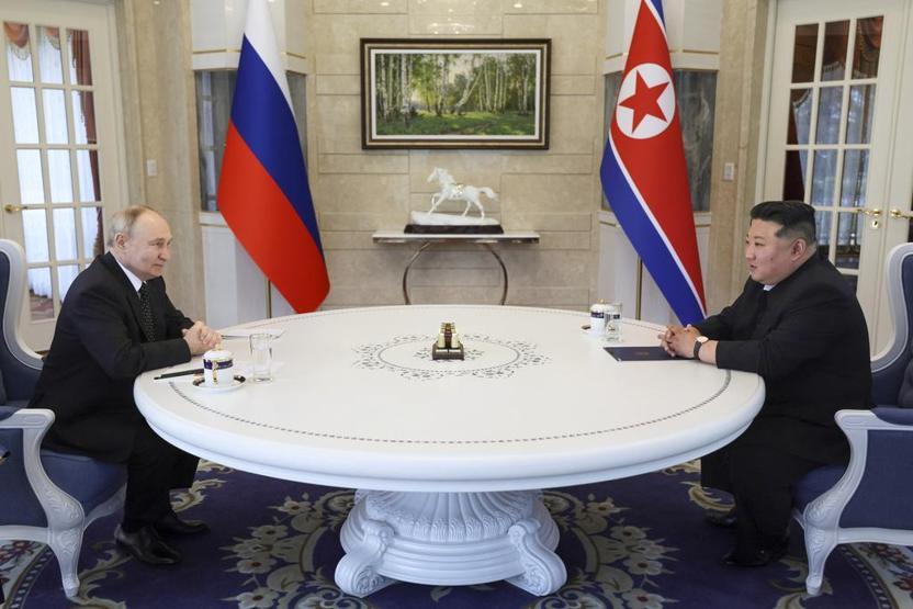 Dünya Putinin ziyaretine odaklandı El sıkışıp anlaştılar