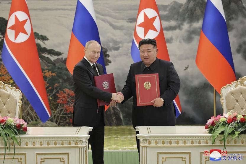 Dünya Putinin ziyaretine odaklandı El sıkışıp anlaştılar