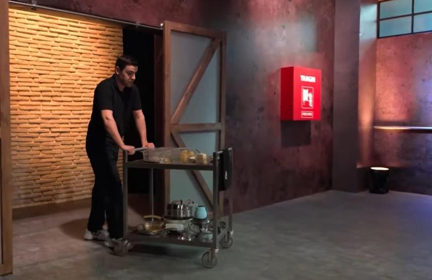 MasterChefte talihsiz kaza Somer Şef şoke oldu: Parmağını mı kestin sen