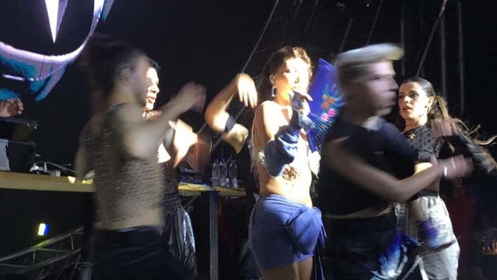 Hande Yener hayranlarını coşturdu