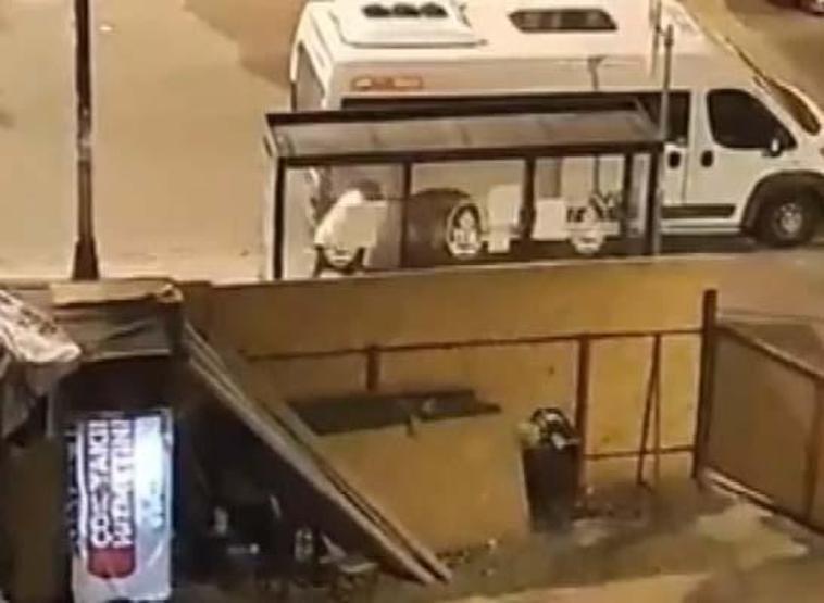 Bu nasıl evlat Beni rezil ediyorsun dediği felçli babasını darbetti