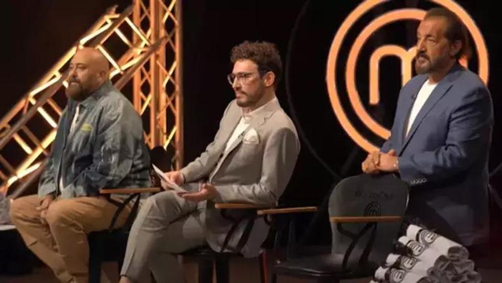 MasterChefte duygu seli Yarışmacı Arzu Çoban hikayesiyle herkesi ağlattı Babam 1 ayda 20 yıl yaşlandı