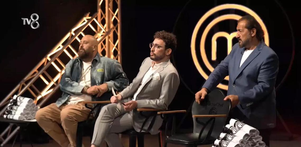 MasterChefte duygu seli Yarışmacı Arzu Çoban hikayesiyle herkesi ağlattı Babam 1 ayda 20 yıl yaşlandı