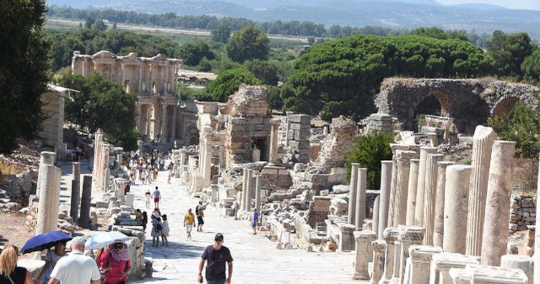 Ziyaretçi akını Efes Antik Kenti’ni bayramda 129 bin kişi ziyaret etti