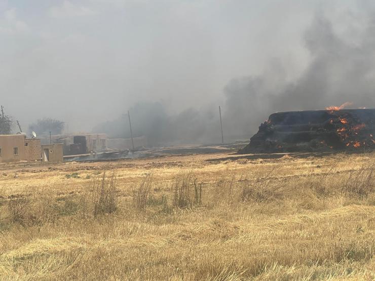 Mardin’de aynı tarlada 4’üncü yangın: Bin 500 ton saman alev alev yandı
