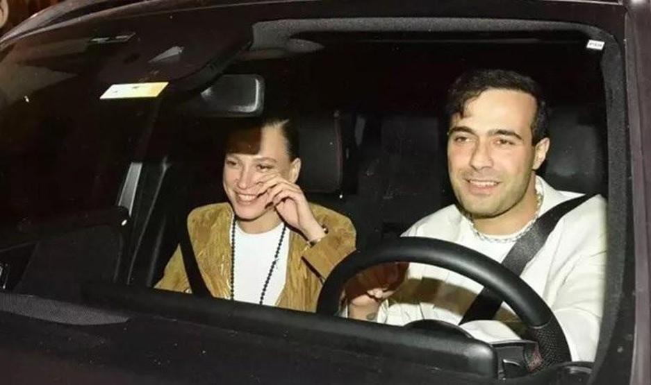Serenay Sarıkaya ile Mert Demir dudak dudağa görüntülendi