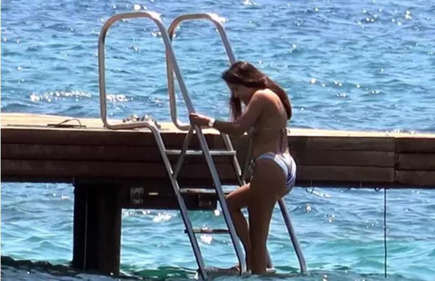 Yeliz Şar yıllara meydan okuyor Bodrum tatilinde görüntülendi