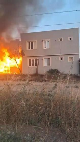 Tüpler bomba gibi patladı, ev alevlere teslim oldu