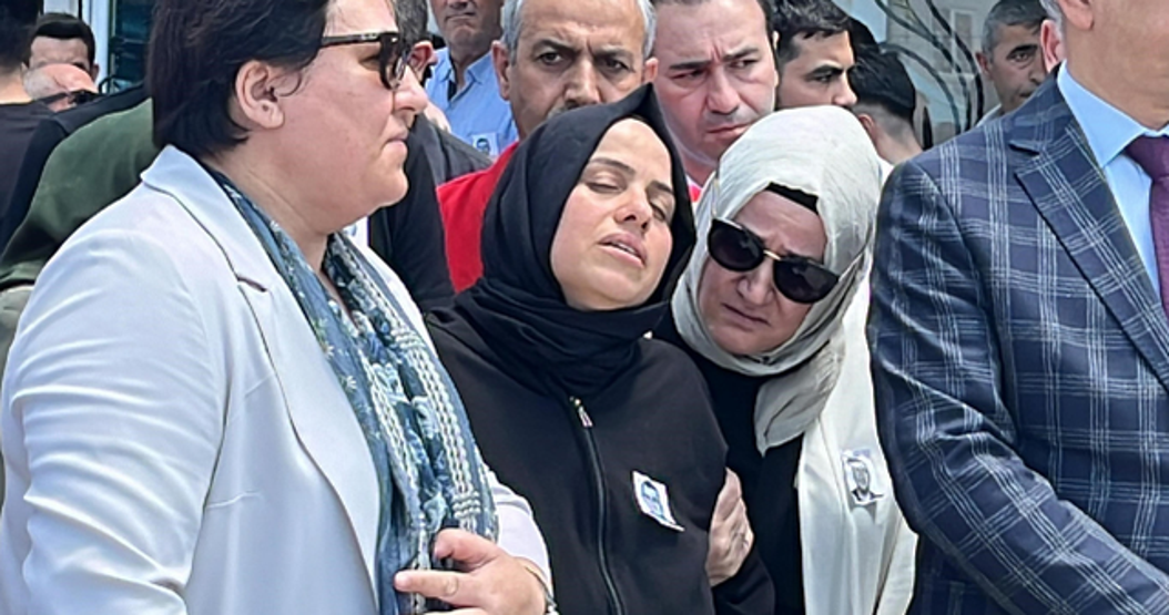 Yürekleri dağladılar Öldürülen müdür yardımcısının iki çocuğundan babaya son bakış