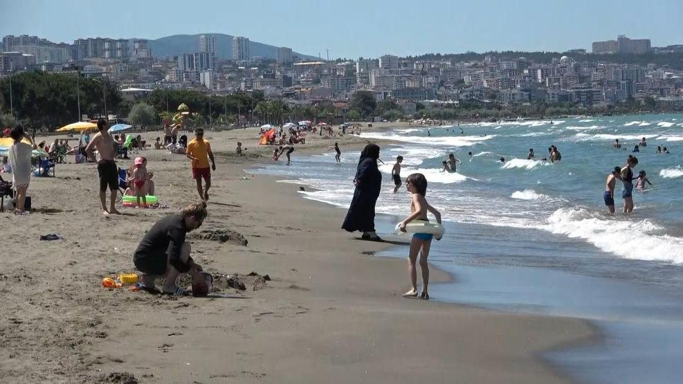 Polisler havadan, karadan, ve denizden vatandaşları uyardı: Tedbiri bırakma, akıntıya kapılma
