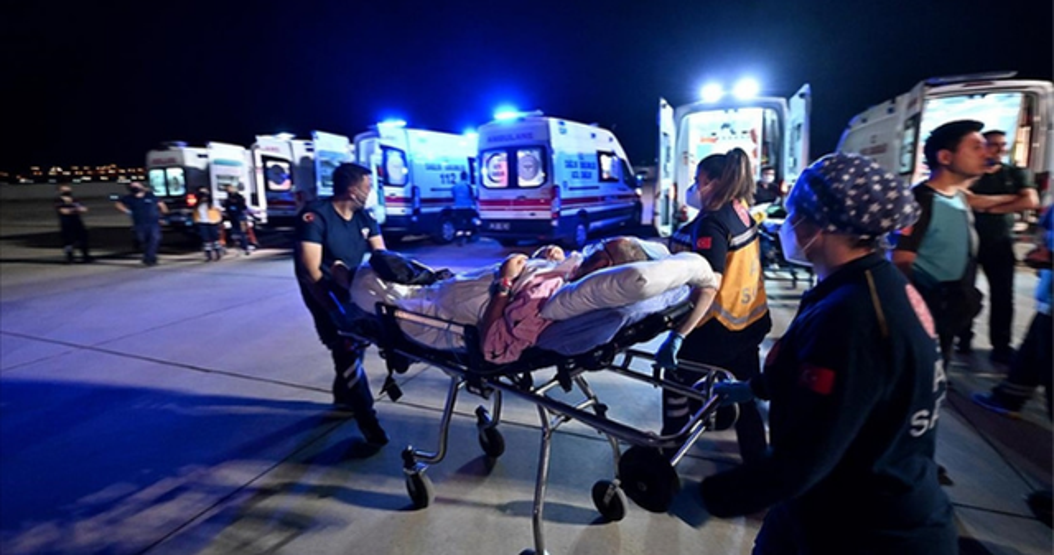 Hac ibadeti sırasında rahatsızlanan 13 kişi Türkiyeye getirildi