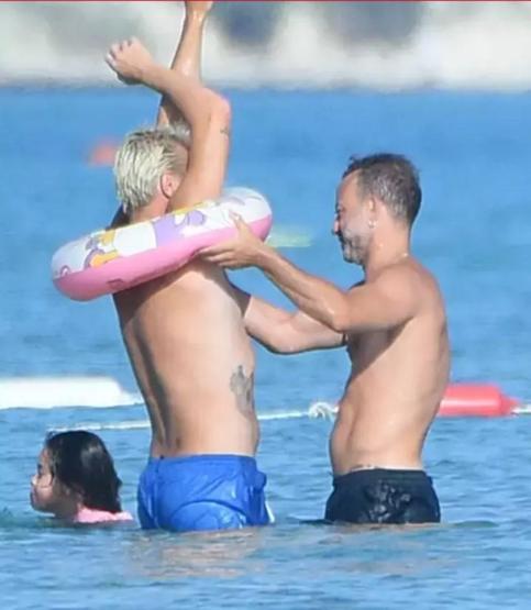 Rıza Kocaoğlu ve Caner Erkinin deniz keyfi