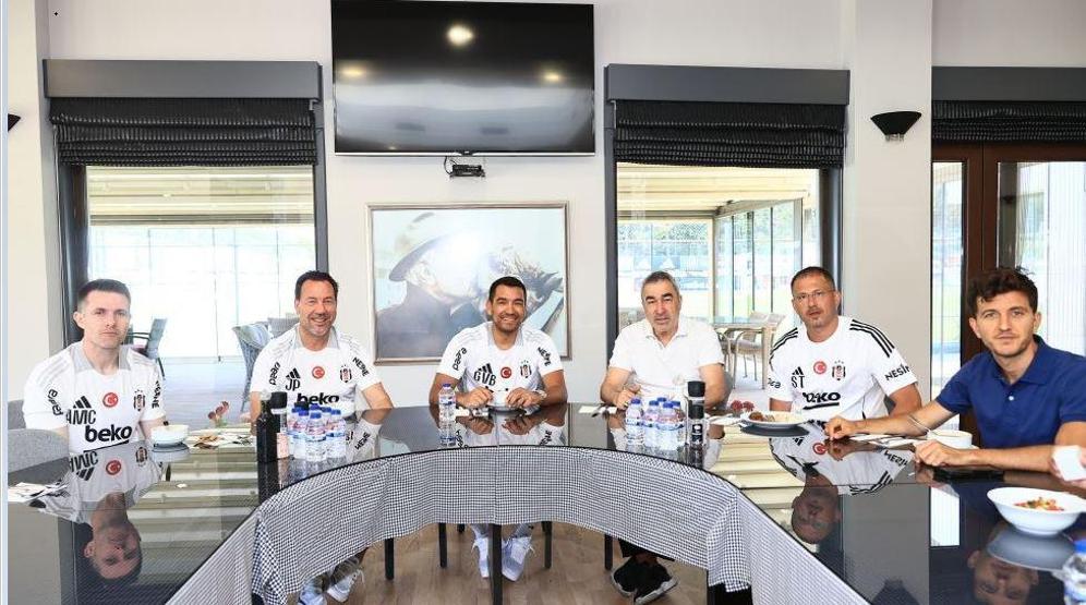 Beşiktaşta Giovanni van Bronckhorst, görevine başladı