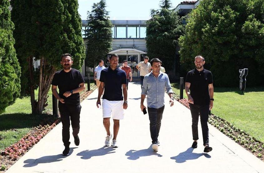 Beşiktaşta Giovanni van Bronckhorst, görevine başladı