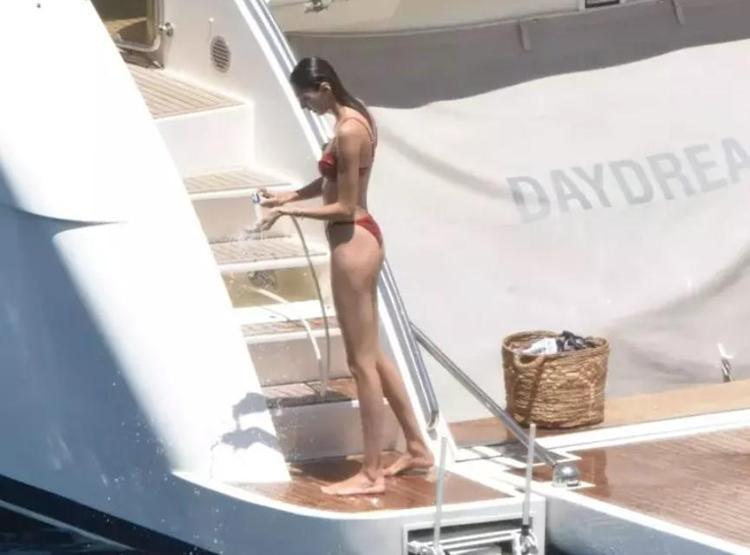 Şevval Şahin ve Burak Ateş, Bodrum tatilinin keyfini çıkardı