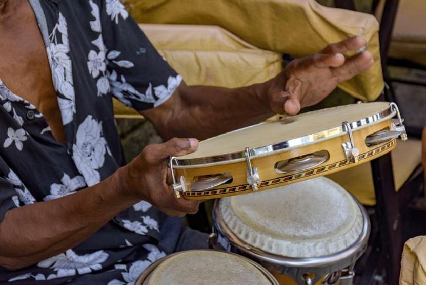 Müzik Aletlerinin Büyülü Dünyası: Tef Nedir Ve Nasıl Çalınır