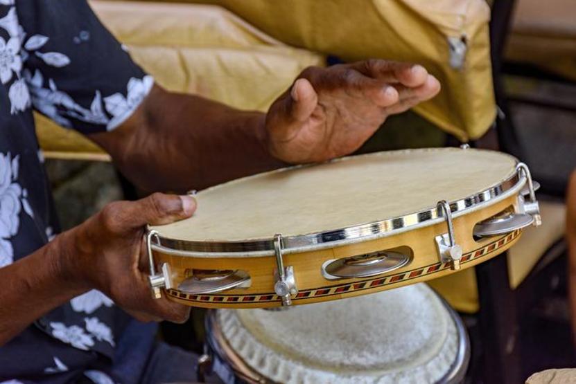 Müzik Aletlerinin Büyülü Dünyası: Tef Nedir Ve Nasıl Çalınır