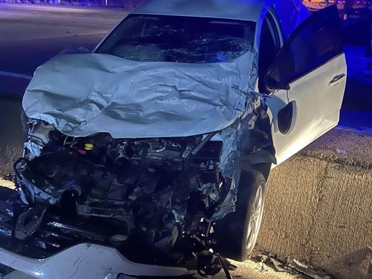 Gönen’de feci kaza... İki araç kafa kafaya çarpıştı: 1 ölü, 2 yaralı