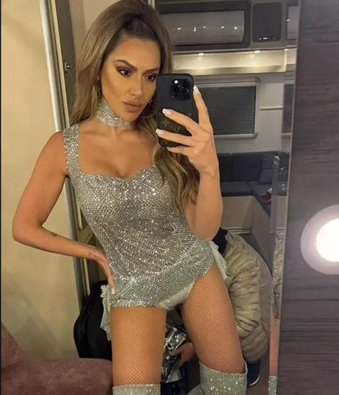 Seda Bakan ve Nilperi Şahinkayanın Bebek keyfi