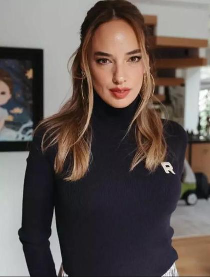 Seda Bakan ve Nilperi Şahinkayanın Bebek keyfi