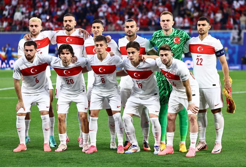 A Milli Takım EURO 2024de Hollandaya karşı çeyrek final maçına çıkıyor Tüm Türkiye nefesini tuttu...