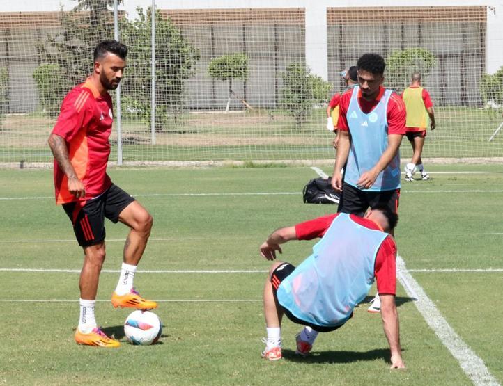 Antalyasporda Alex de Souza mesaiye başladı