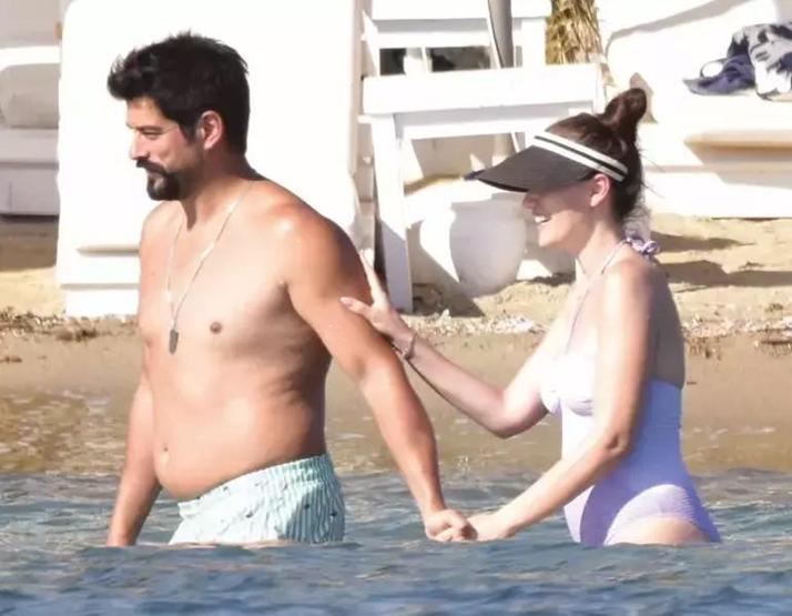 Denizde aşk başkadır Fahriye Evcen ve Burak Özçivitin romantik anları