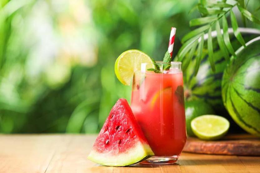 Hangi içecek kaç kalori Limonata, Karpuz ve Kavunlu Maden Suyu, Meyveli Kefir... Diyetisyenden kolayca yapacağınız, serinletici içecek tarifleri