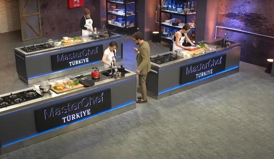 MasterChef mi, O Ses Türkiye mi Söylediği türkü ile Mehmet Şefi önce neşelendirdi, sonra şoke etti