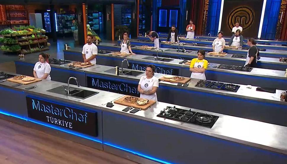MasterChefte ana kadroya giren ilk yarışmacı belli oldu Somer Şef duyurdu Gecenin en iyi yemeğini bakın kim yaptı