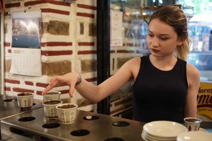 135 yıllık kahve kültürü tarihi handa yaşatılıyor Telvesi batmayan dünyadaki tek kahve