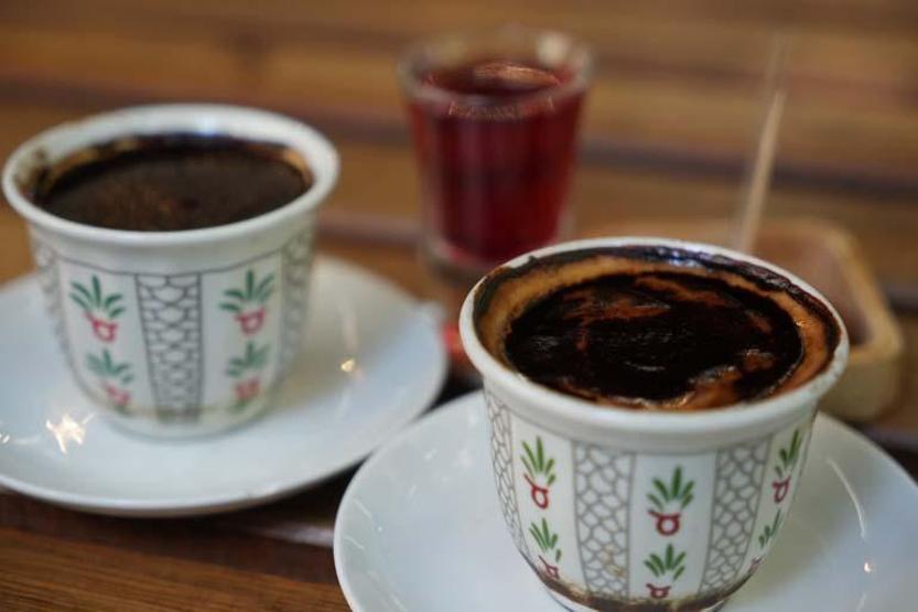 135 yıllık kahve kültürü tarihi handa yaşatılıyor Telvesi batmayan dünyadaki tek kahve