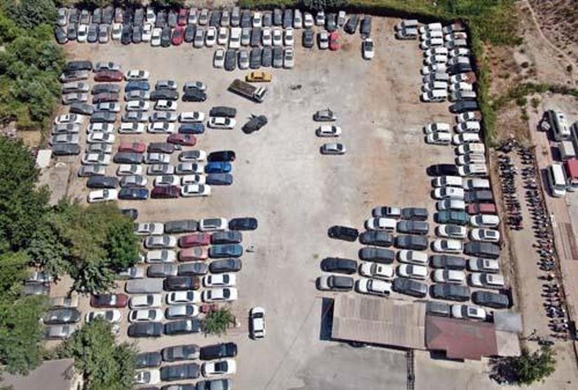 Aralarında milyonluk araçlar da var Hurdaya çıkıyorlar: 20 yıldır bekleyen var...