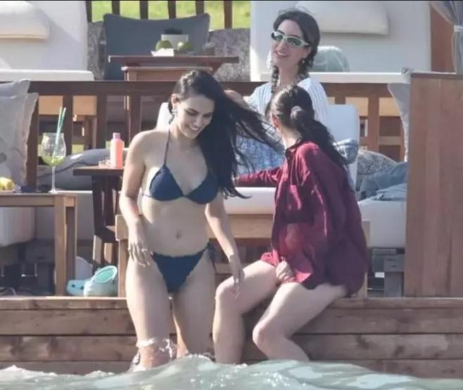 Bodrum sahillerini büyüledi FİT HALİNE HERKES HAYRAN KALDI