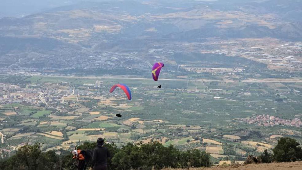 Paraşütü ile uçtuğu Tokatı kuş bakışı kaydetti
