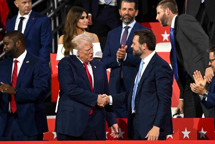 Trumpın başkan yardımcısı adayı belli oldu: JD Vance kimdir