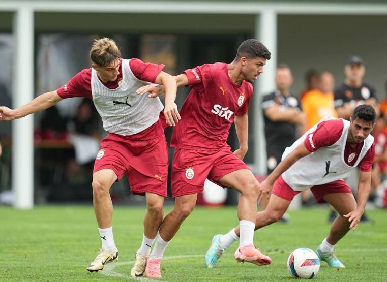 Galatasaray, hazırlıklarına devam ediyor