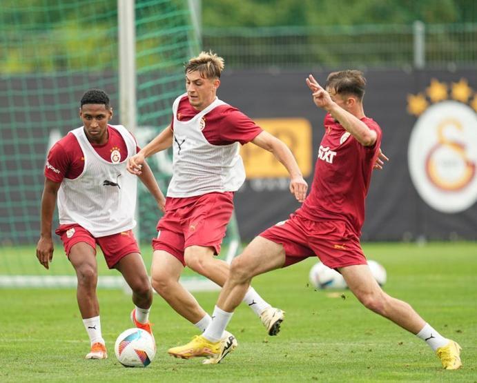 Galatasaray, hazırlıklarına devam ediyor