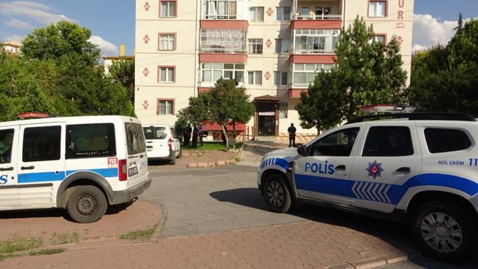 Komşular arasında çöp kavgası kanlı bitti: 2 yaralı