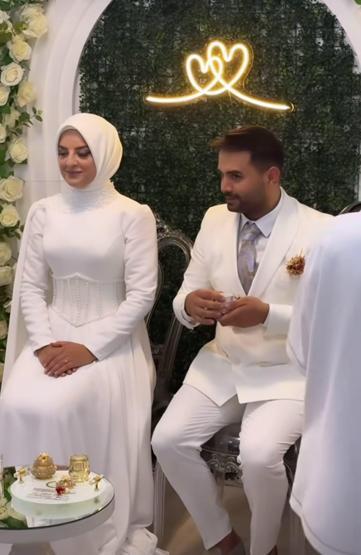 Kadir Ezildi, sevgilisi Gamze Türkmenle sözlendi Sosyal medya yıkıldı: Eşinin temizlik ve yemek derdi olmayacak