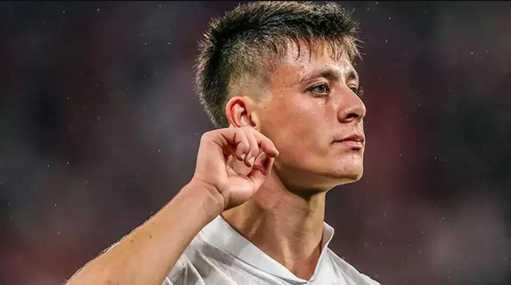 TÜRK FUTBOLUNUN MESSİSİ Sevgilisiyle rakip oldu