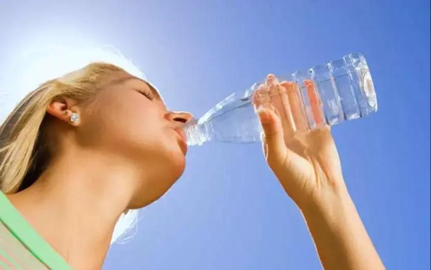 Tatile giderken sıvı ve mineral kaybına karşı dikkatli olun