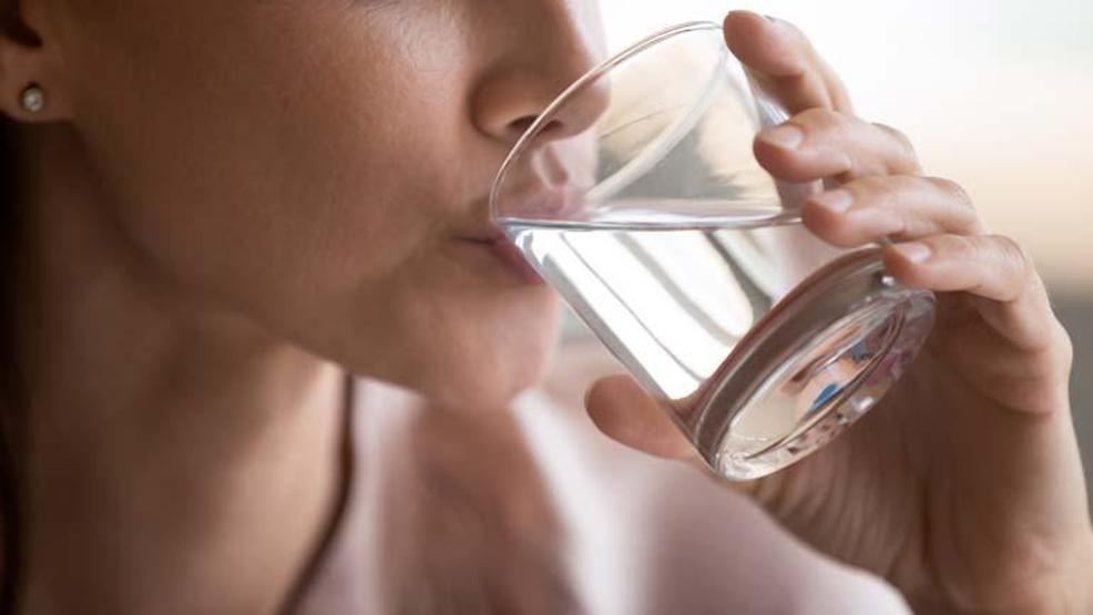 Diyetisyenden kavurucu sıcaklarda sıvı kaybına karşı 2 buçuk litre su tüketilmeli uyarısı