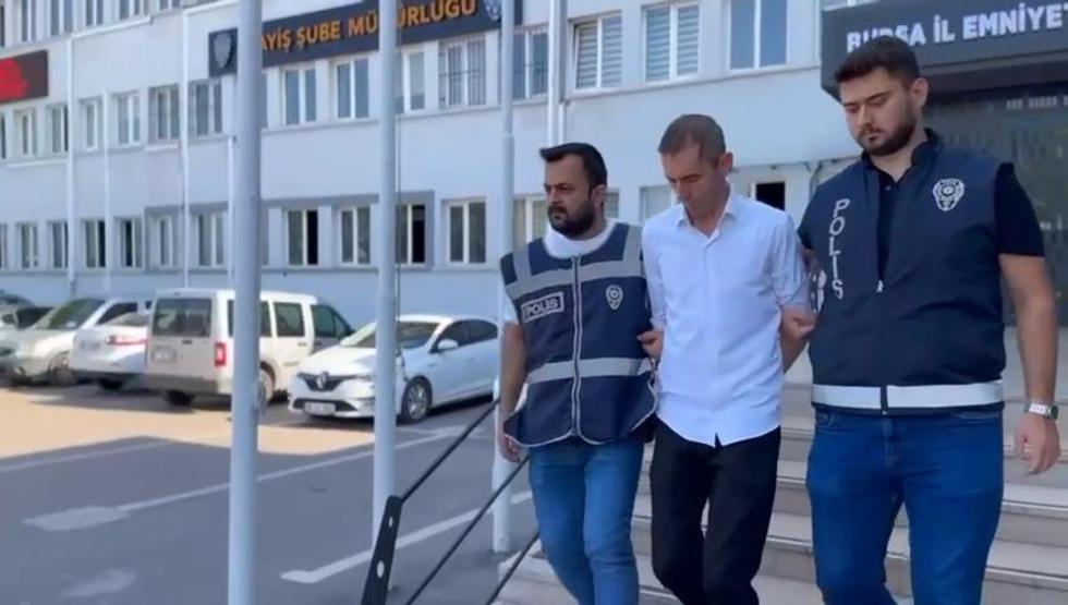 SAHTE KİMLİKLE 2 YIL KAÇTI: Serüven restorantta son buldu