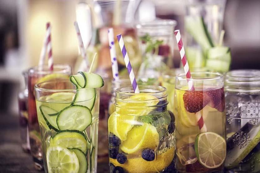 Yaza özel serinleten ve zayıflatan tarifler: Yeşil çaylı limonata, ıspanak, avakado, badem sütü, muz ile smoothie hazırlayabilirsiniz