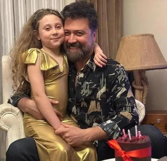 2020 yılında boşanmışlardı GÖSTERİDE PİŞTİ OLDU