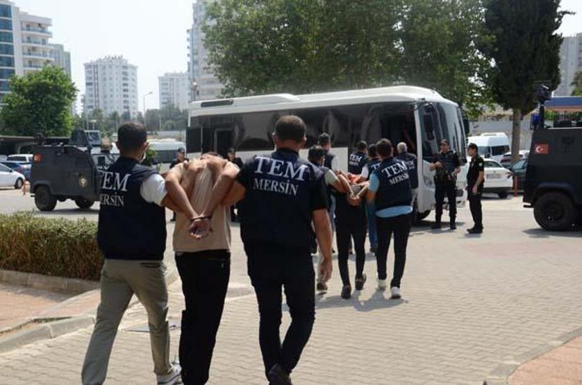 SAHİLDE TERÖR HALAYI 10 kişi tutuklandı