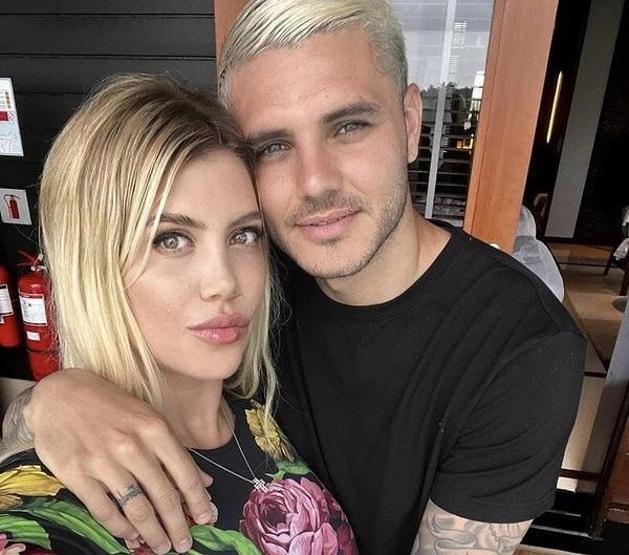 İcardi Wanda Nara barıştı Wanda Nara yüzüğünü geri taktı İcardi Instagramdan Wanda Naranın pozunu paylaştı